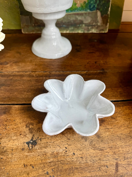 Large Fifine Saucer